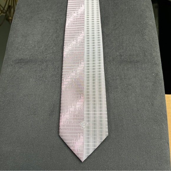 VERSACE Lavender/Pink Necktie - Picture 1 of 6